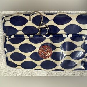 the macbeth collection hanging make up new without tags never used